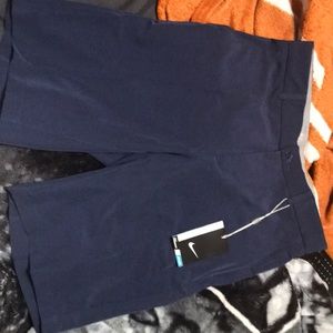 Men’s standard fit Nike golf shorts in navy blue